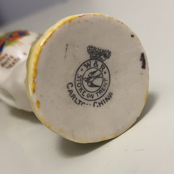 Vintage W&R Carlton China Stoke on Trent Lucky White Heather From Brighton Vase - Picture 7 of 14